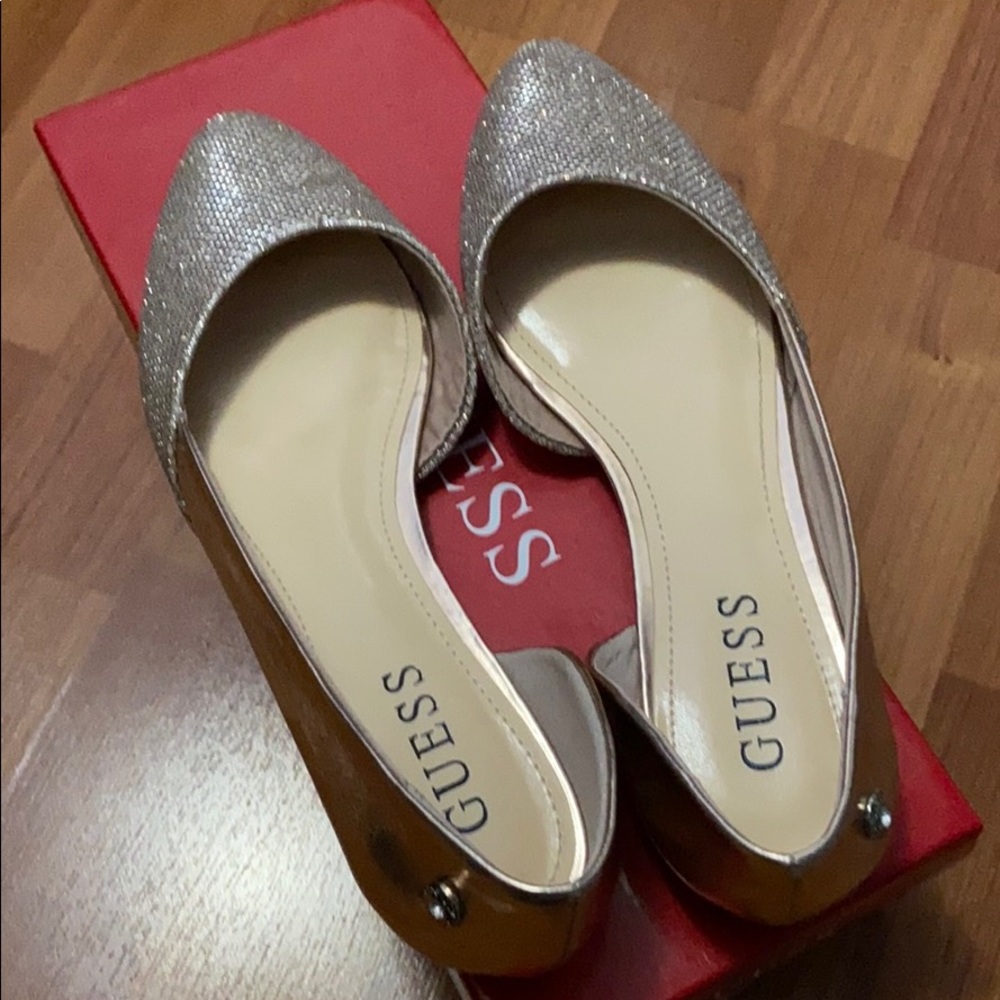 🎀Authentic Guess Flats - Picture 3 of 7